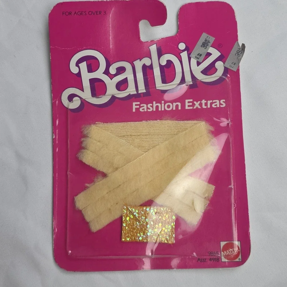 Barbie Fashion Extras 1984 Mattel Fur Shaw And Purse NOS Unopened  For 11.5